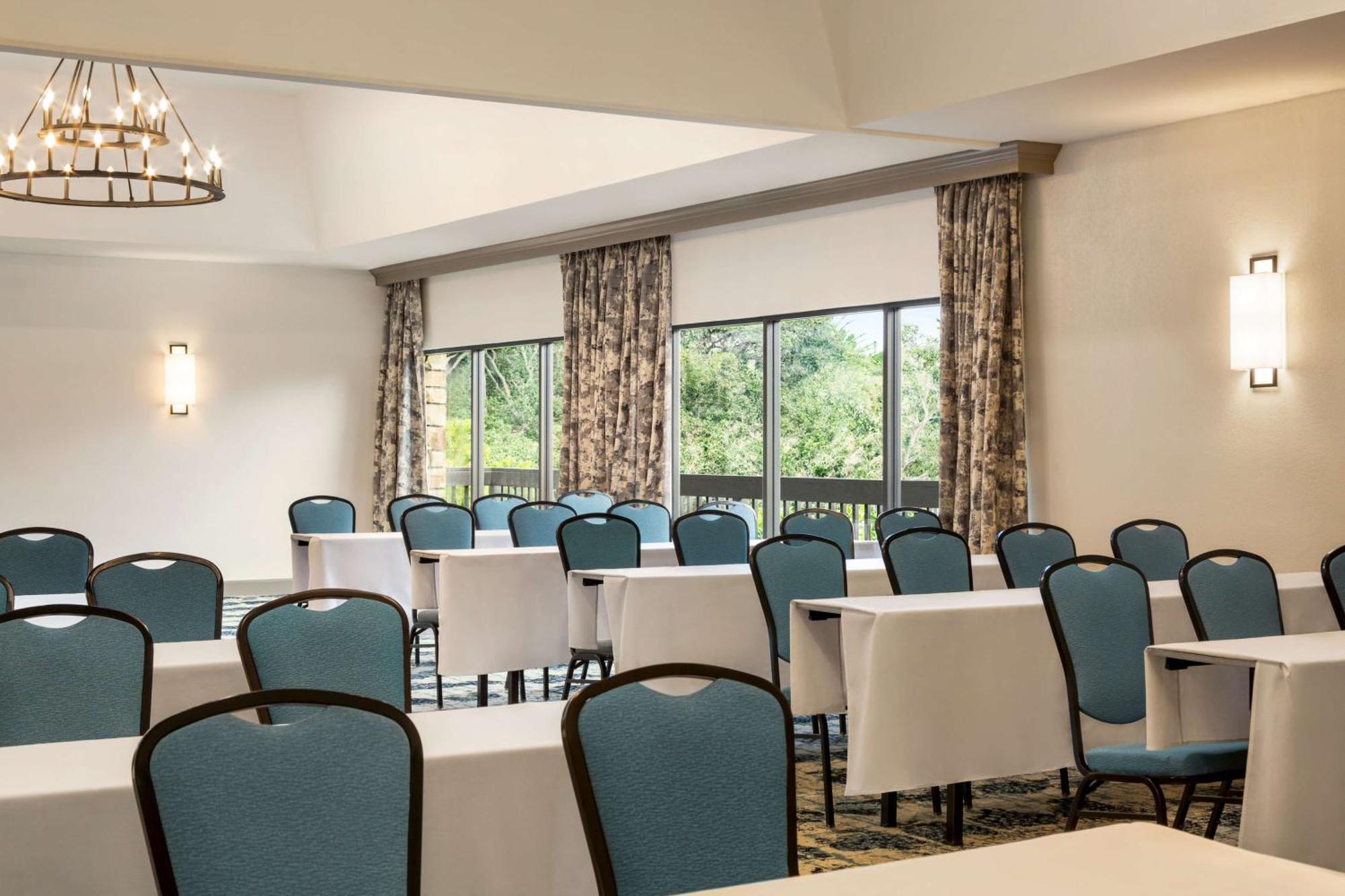Hilton Garden Inn Monterey Esterno foto