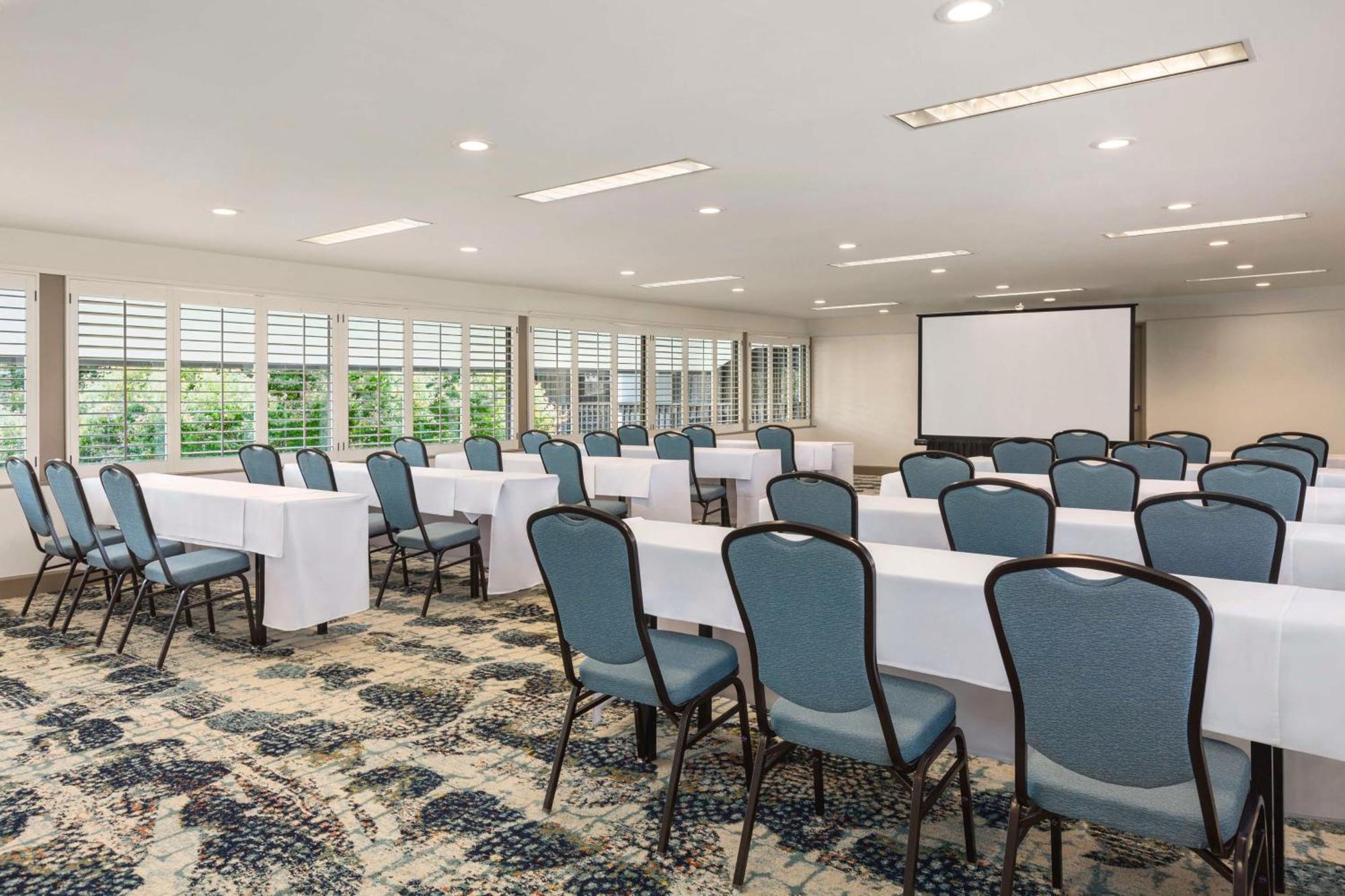 Hilton Garden Inn Monterey Esterno foto